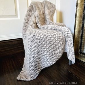 Knitted blanket for newborn